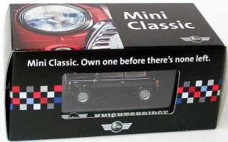 1x Nr. 19574: Austin Mini Cooper Classic schwarz, offenes Faltdach 