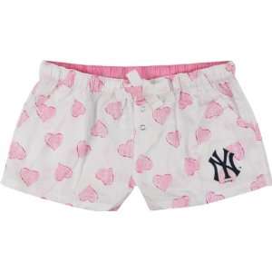  New York Yankees Womens Pink Essence Shorts: Sports 