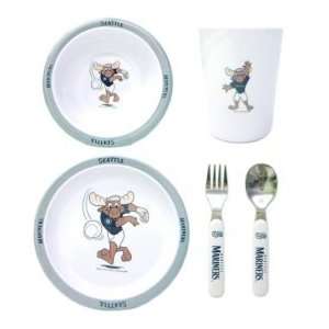   Childrens 5 Piece Dinner Set by Duck House Sports: Sports & Outdoors