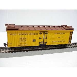   Reefer #39506 Solid Wood HO Scale by Main Line Toys & Games