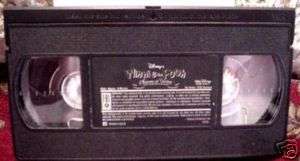 Winnie the Pooh Seasons of Giving VHS VIDEO~$2.75toSHIP 786936106084 