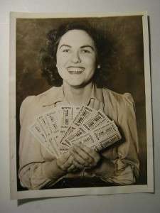 1942 Canada Woman Gas Rationing Coupons WW2 Photo 511p  