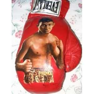  PRINCE NASEEM HAMED HAND PAINTED BOXING GLOVE (BOXING 