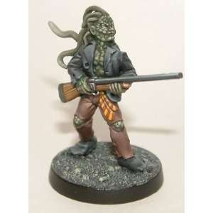   28mm Miniatures Mutant with Double barrelled Stump Gun Toys & Games