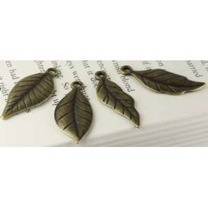    Tiny Treasures Vintage Trinkets Charms, Leaves 