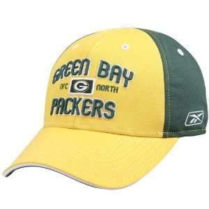 Reebok Green Bay Packers Topstitch Athletic Hat:  Sports 