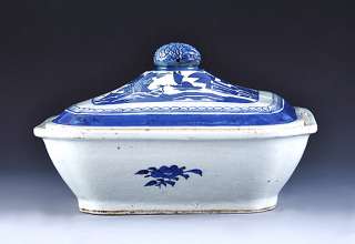 Large Porcelain Chinese Export Blue Willow Covered Dish  