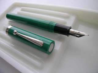 Sheaffer NO NONSENSE Fountain Pen   Solid Green M   NEW  