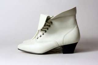 Vtg 80s Lace Up Leather Boots White Cuff Granny Shoe 5  