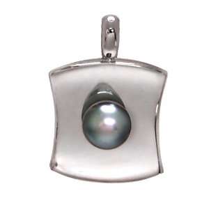  Sterling Silver Cinched Square Pendant with Black Tahitian 