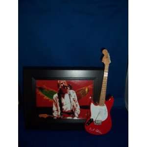  NIRVANA KURT COBAIN Red Guitar Picture Frame: Everything 