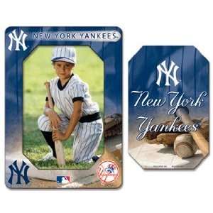   New York Yankees Magnet   Die Cut Vertical *SALE*: Sports & Outdoors