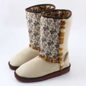  Hello Kitty Boots Beige Women size 7 to 8 Toys & Games