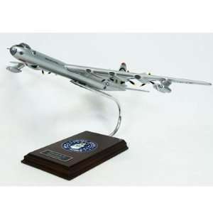  B 36J Peacemaker 1/125 Scale Model Aircraft: Toys & Games