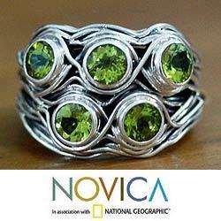 Sterling Silver Hidden Treasure Peridot Cocktail Ring (Indonesia 