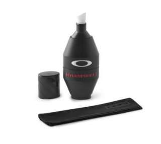 Le Kit Oakley NanoClear Lens Cleaner + Hydrophobic est disponible dans 