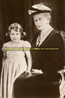 mm573   an older Queen Mary & grandaughter young Princess Elizabeth 
