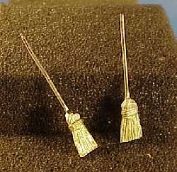0142 O SCALE/On3/On30 WISEMAN DETAIL PARTS BROOMS  