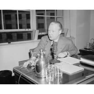  1939 photo Dr. Frank N. Stanton, Manager, Market Research 