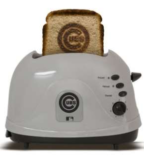   toaster featuring the chicago cubs logo toasts bread english muffins