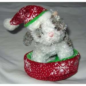  Ganz Soft Spots Musical Gray and White Cat in Bed For Christmas 