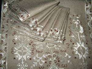 Lovely Vtg Embroidered Linen Tablecloth & 6 Napkins  